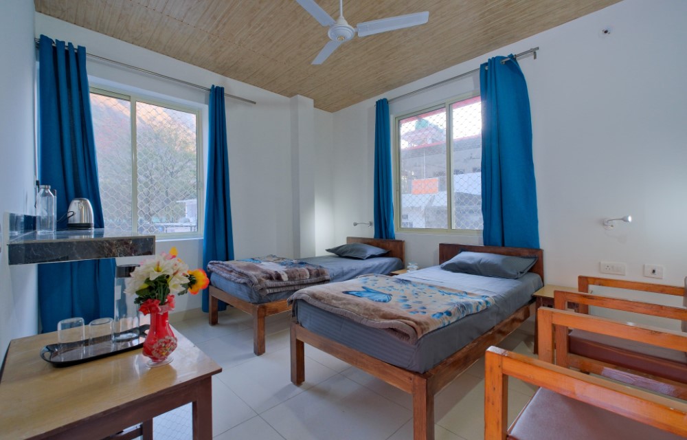 Kailash Manas Hotel